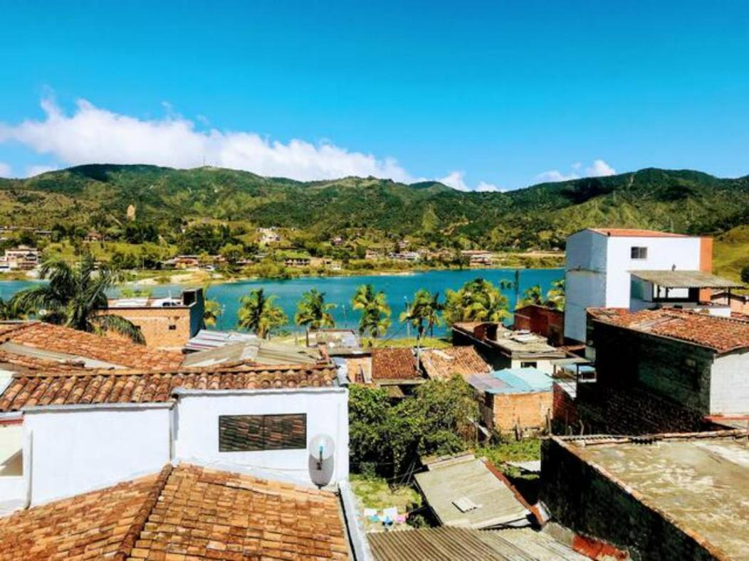 Aptos Vista Al Embalse, Frente Al Lago, Restaurantes, Bares Guatape Luaran gambar